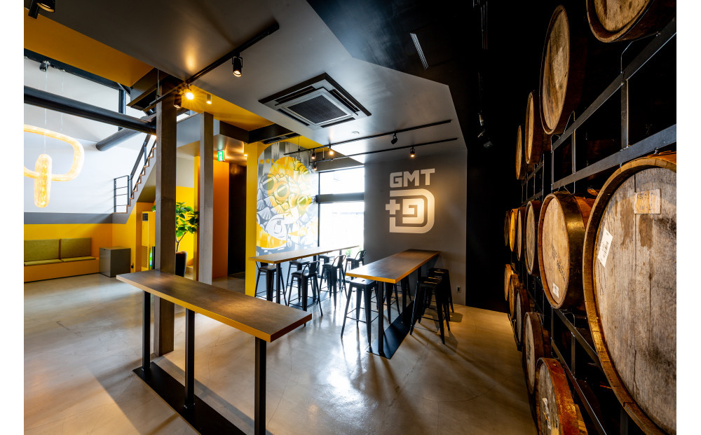 The Villa & Barrel Lounge 宿æ³ã¯ãŒãã³ã10,000åããã«ã¯ãªãŒã«æ³ãŸãã West Coast Brewing WCB ã¯ã©ããããŒã« è£å©åž å®¿æ³ ãã㫠芳å
æž©æ³