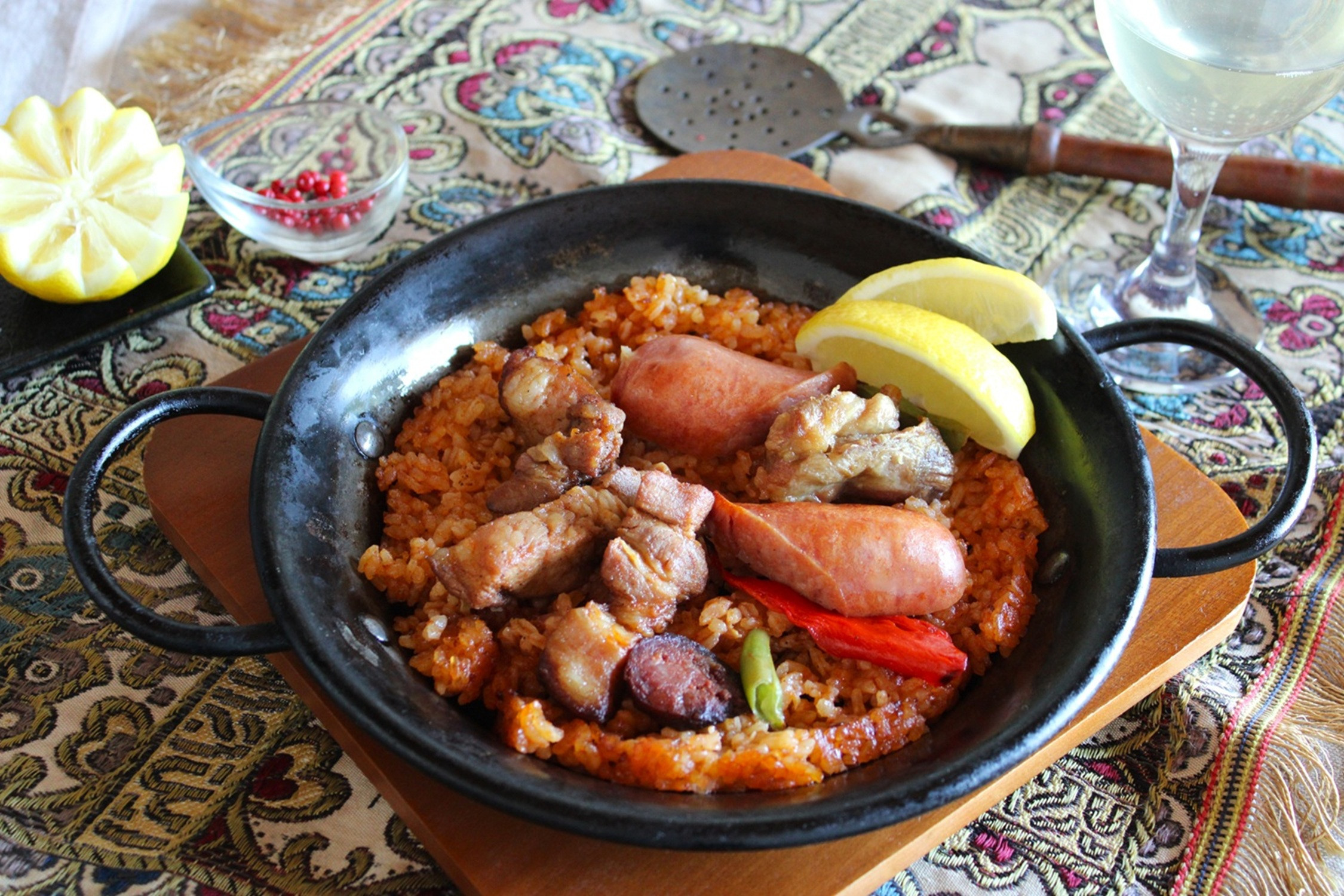 スペイン産栗豚とチョリソーのパエリア 1人前 2個セット 静岡の老舗スペインレストラン「サングリア」 冷凍 スペイン料理 パエリア タパス ワイン バル バール◇