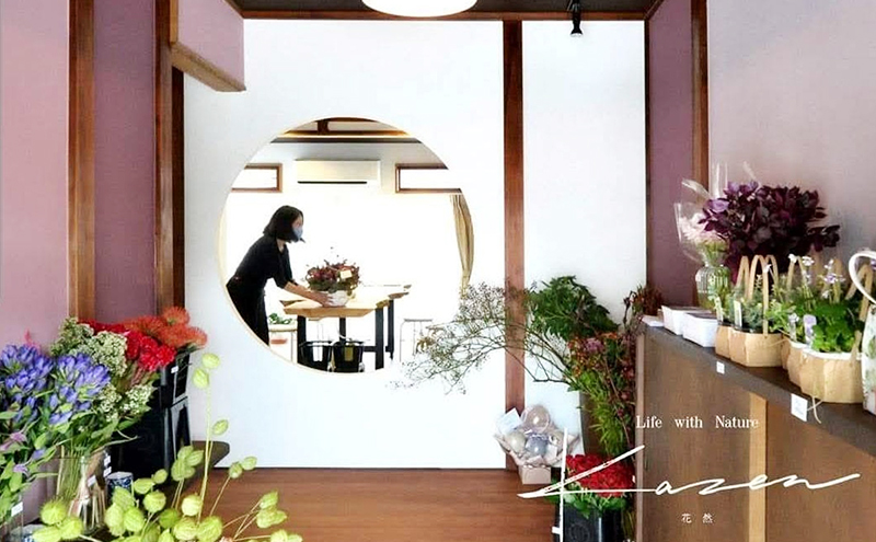 「ナチュラルクリスマススワッグ（浜松市産ひむろ杉、ヒバ、モミ、木の実使用）」 手作り クリスマス クリスマスプレゼント インテリア 玄関 壁飾り リビング スワッグ Kazen 静岡 浜松市