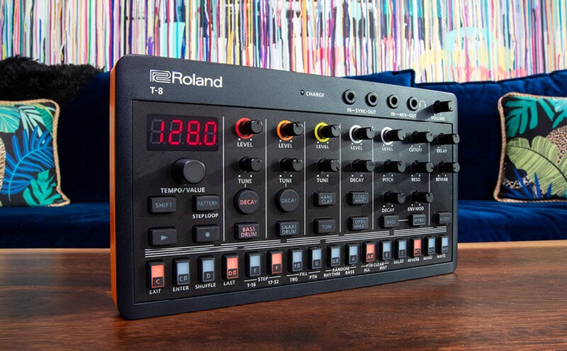 【Roland】AIRA Compact / T-8 Beat Machine 【配送不可：離島】楽器 手のひらサイズ 静岡 浜松市