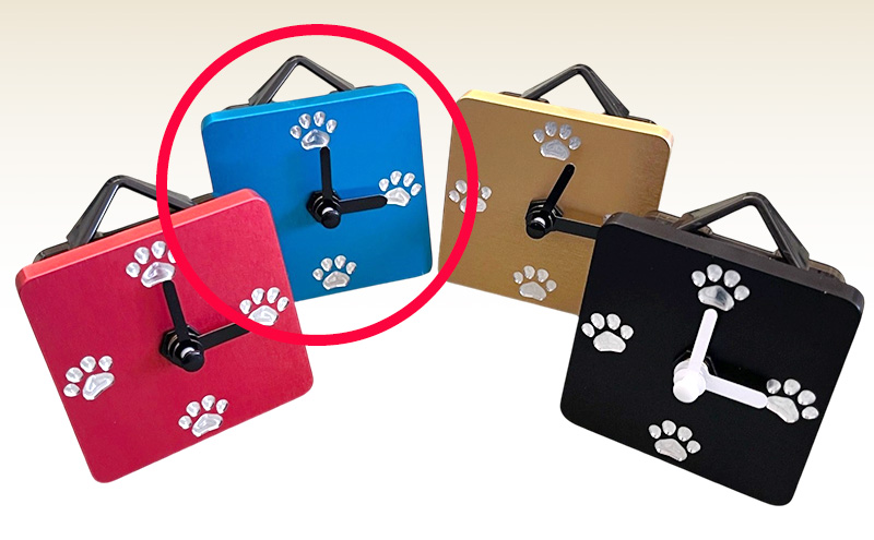 アルミ製にくきゅう時計(青) インテリア 時計 置き時計 掛け時計 コンパクト キッチン トイレ 子供部屋 肉球 静岡県 島田市