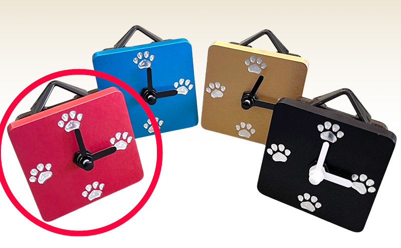 アルミ製にくきゅう時計(赤) インテリア 時計 置き時計 掛け時計 コンパクト キッチン トイレ 子供部屋 肉球 静岡県 島田市