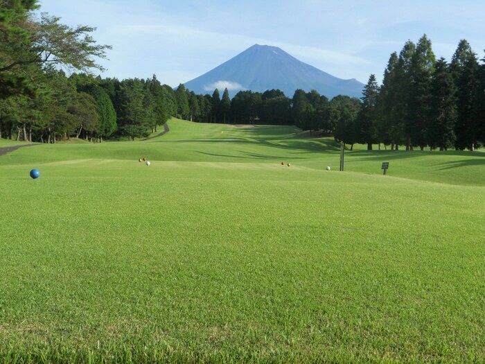 大富士ゴルフクラブプレーご招待券（平日３名様セルフプレー昼食付）(a1170)