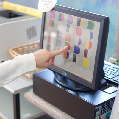 磐田市香りの博物館【香りの調香体験Bコース1名様引換券】世界にひとつ、あなただけの香りづくり♪【1688231】