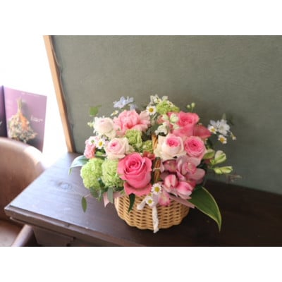 季節を感じる生花のアレンジメント【暖色系】【配送不可地域：離島】【1732451】