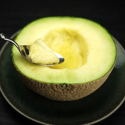 【一年中食べられる!】クラウンメロン (白等級) 大玉 5玉 静岡県産 高級 マスクメロン【配送不可地域：離島・北海道・沖縄県】【1104740】