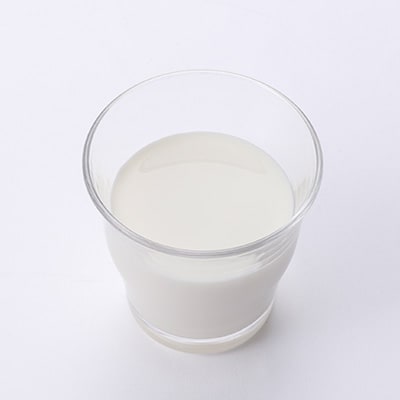 乳製品詰め合わせ(牛乳5本、飲むヨーグルト5本、ヨーグルト5個)　柴田牧場【配送不可地域：離島・北海道・沖縄県・東北・中国・四国・九州】【1136547】