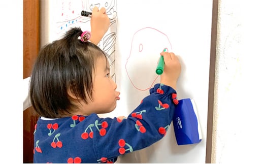 お絵かき ホワイトボード 子ども用 ハッピー キャンパス 幅 90cm 高さ 100cm 知育 玩具 壁立て型 省スペース おもちゃ こども ギフト プレゼント キッズ 男の子 女の子 誕生日 贈り物 贈答 静岡県 藤枝