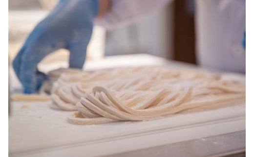 一度食べたらくせになる！！「御殿場名物　まえはらのうどん」生麺、つけ汁セット　4人前｜冷蔵便 時短 太麺 肉うどん　※北海道・沖縄・離島への配送不可