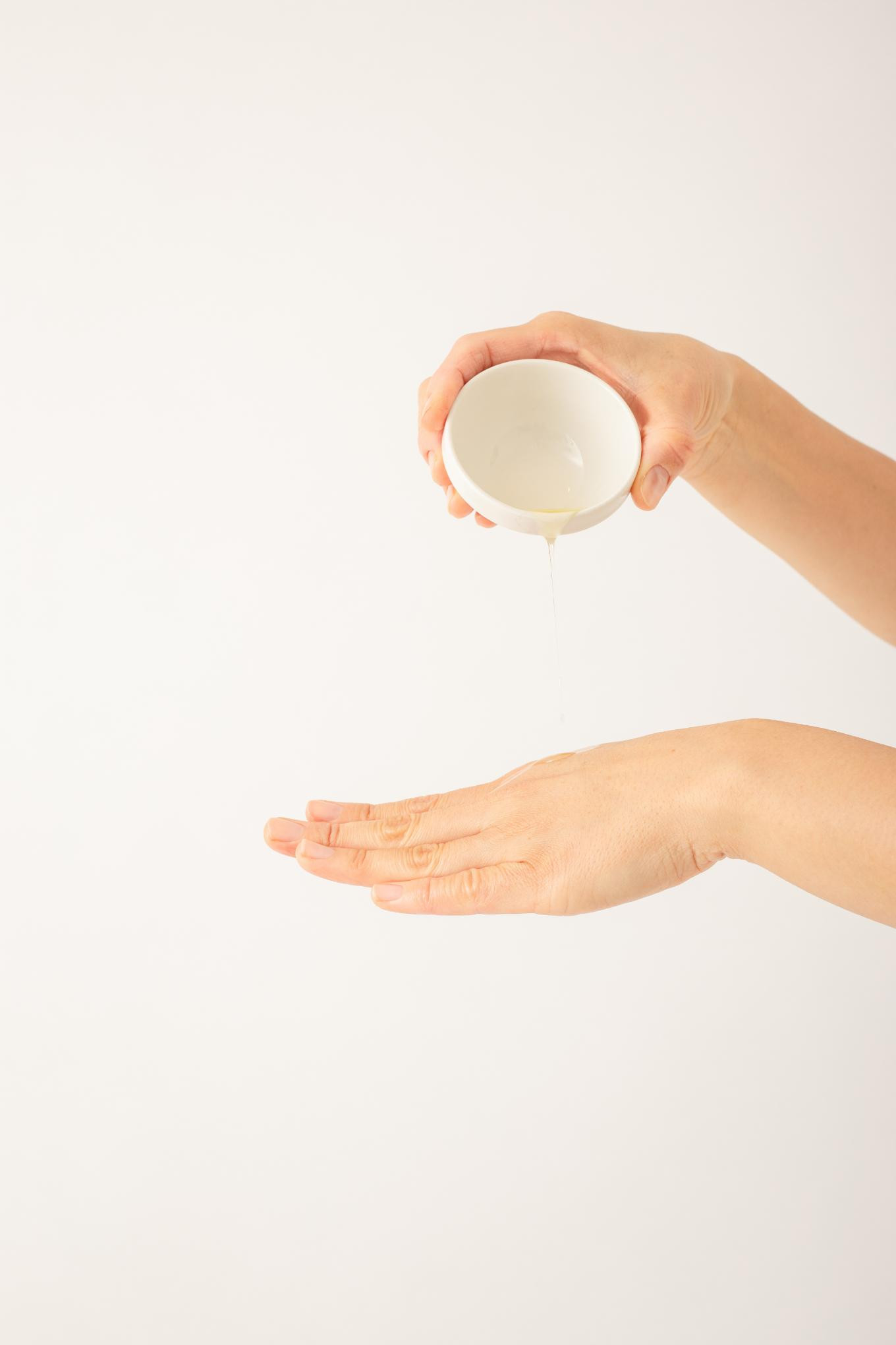 【自然療法サロンミモザ】白びわの葉を使用したハマム浴＋ボディエステ60分コース(白びわオイル付き）|アロマ アロママッサージ リラクゼーション アロマセラピー ストレス解消 マッサージ ホリスティック リフレッシュ 自然療法 セラピー エッセンシャルオイル トリートメント オーガニック 精油 エステ デトックス ハマム ハマム浴 リラックス びわ 白びわ オイル 伊豆 静岡 ミモザ ボディ 温活|