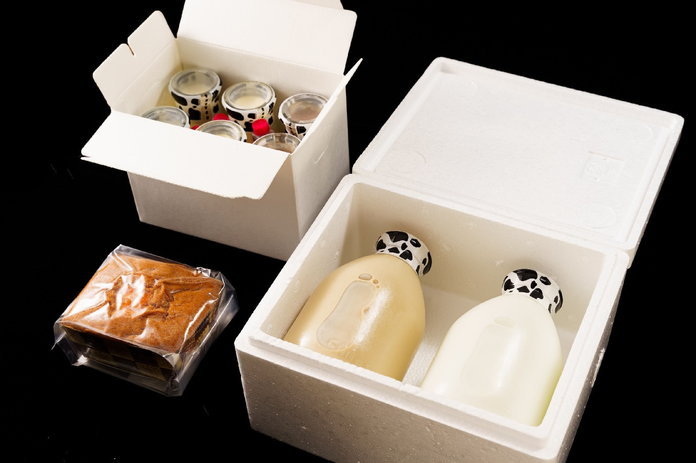 äŒè± ç¹æ¿ã¢ãŒã¢ãŒãã«ã¯ äœ¿çš å€§æšä¹³æ¥ ããªã³ 3çš® ïŒäŒè±æäººå²¬ã®åã ãããªã³ã»åãã§ã³ããªã³ã»äŒè±ãã«ã¯ããªã³ å2åïŒã»åè¥ã³ã ããŠã³ãã±ãŒã 1åã»äŒè±ç¹æ¿ã¢ãŒã¢ãŒãã«ã¯ 1æ¬ïŒ500mlïŒã»ã¿ããå±ã®çç² 1æ¬ïŒ500mlïŒã»ããããããªã³ çä¹³ åµ æŽèå æäœã ãA-055