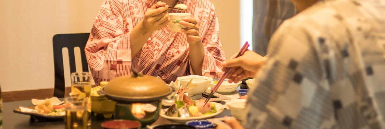 土肥温泉 旅館協同組合 商品券（9,000円分）【宿泊券 宿泊 温泉 温泉宿 旅行 旅行クーポン お食事券 協同組合 静岡県 伊豆市　静岡 伊豆 共通 旅館協同組合 温泉 温泉宿 温泉地 宿 ホテル 旅館 宿泊 ご宿泊 宿泊券 宿泊利用券 商品券 チケット クーポン 旅行クーポン お食事 お食事券 旅行 トラベル 入浴 海水浴 魚介類 魚介 海鮮】B-055