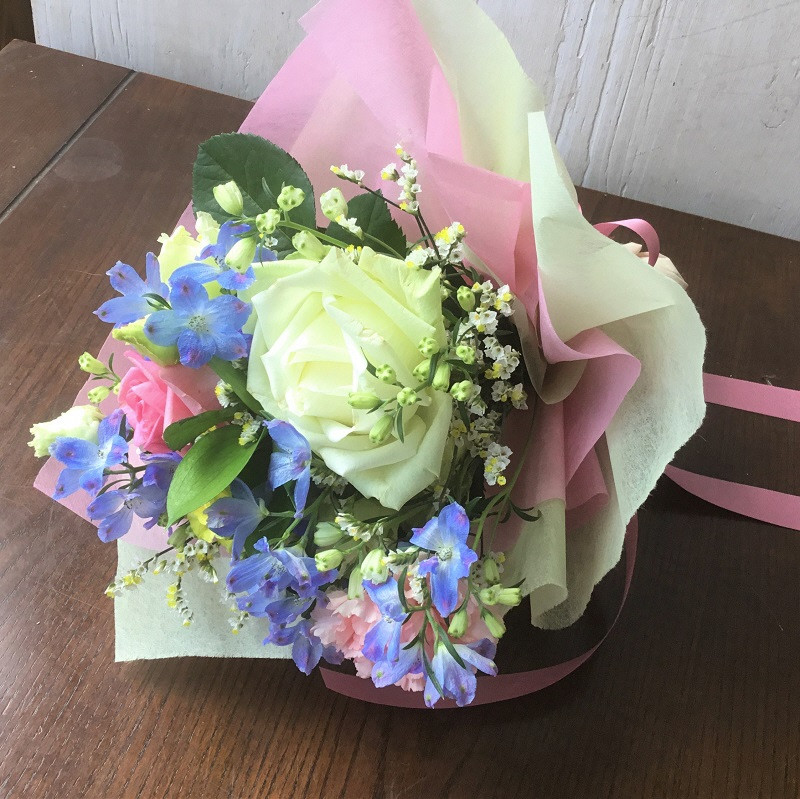 あきつフルール メモリアル 御供花束・アレンジメント　【伊豆 花 ギフト フラワー アレンジメント 供え花】 011-002