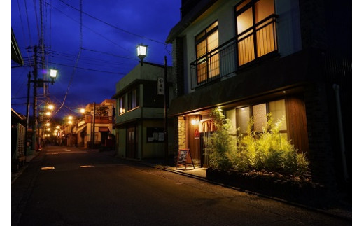 修善寺温泉 Hostel Knot 宿泊券 ドミトリー（相部屋）１名様 １泊 素泊まり 【静岡 伊豆 宿泊券 ゲストハウス 温泉地 旅行 旅行クーポン 静岡 伊豆 】　A-063