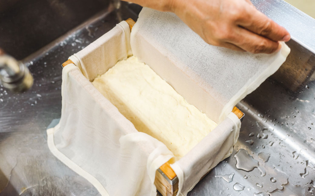 季多楽 伊豆市産 大豆 美味しい 豆腐作り 体験 チケット (大人２名分 ※チケット発送時 おいしい お土産付）【手作り 体験 豆腐 伊豆 チケット 】011-008