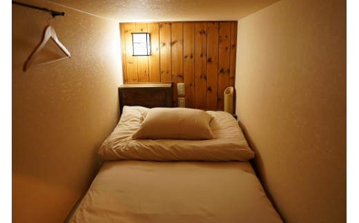 修善寺温泉 Hostel Knot 宿泊券 ドミトリー（相部屋）１名様 １泊 素泊まり 【静岡 伊豆 宿泊券 ゲストハウス 温泉地 旅行 旅行クーポン 静岡 伊豆 】　A-063