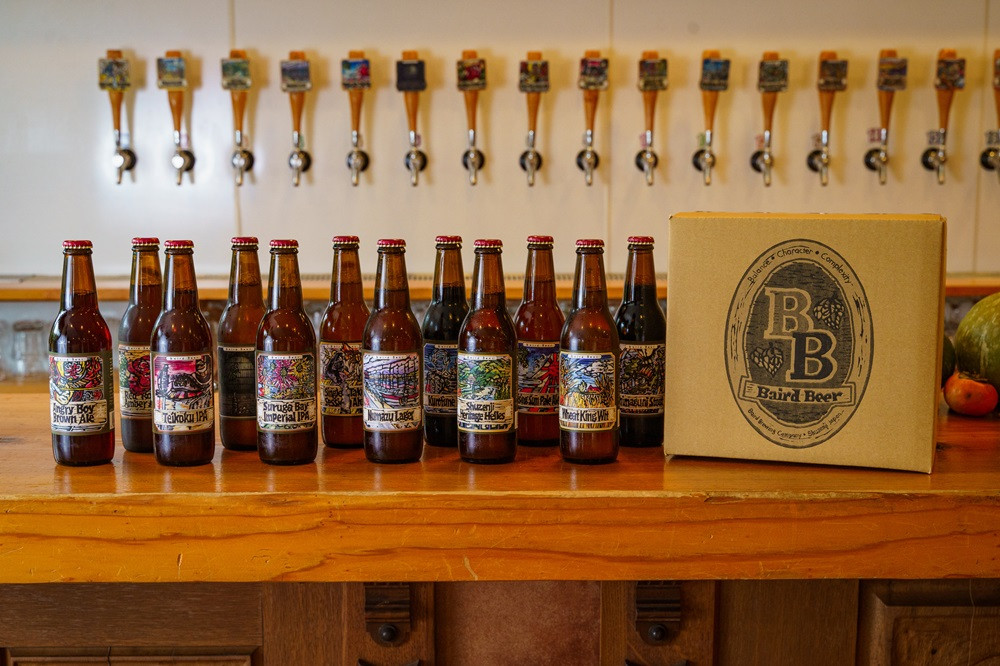 （定期便・6回）静岡 伊豆市 修善寺 ベアードビール おすすめ 330ml × 12本 セット【ベアード クラフトビール 地ビール 瓶ビール ご当地 ビール オリジナル 酒 晩酌 家飲み ビール お酒 BBQ 宅飲み 人気 高評価 ギフト お土産 静岡 伊豆市 修善寺　アソート 飲み比べ 定番 季節限定 季節 限定 国産 酒 お酒 晩酌 アルコール ご当地 お取り寄せ 】 15-005