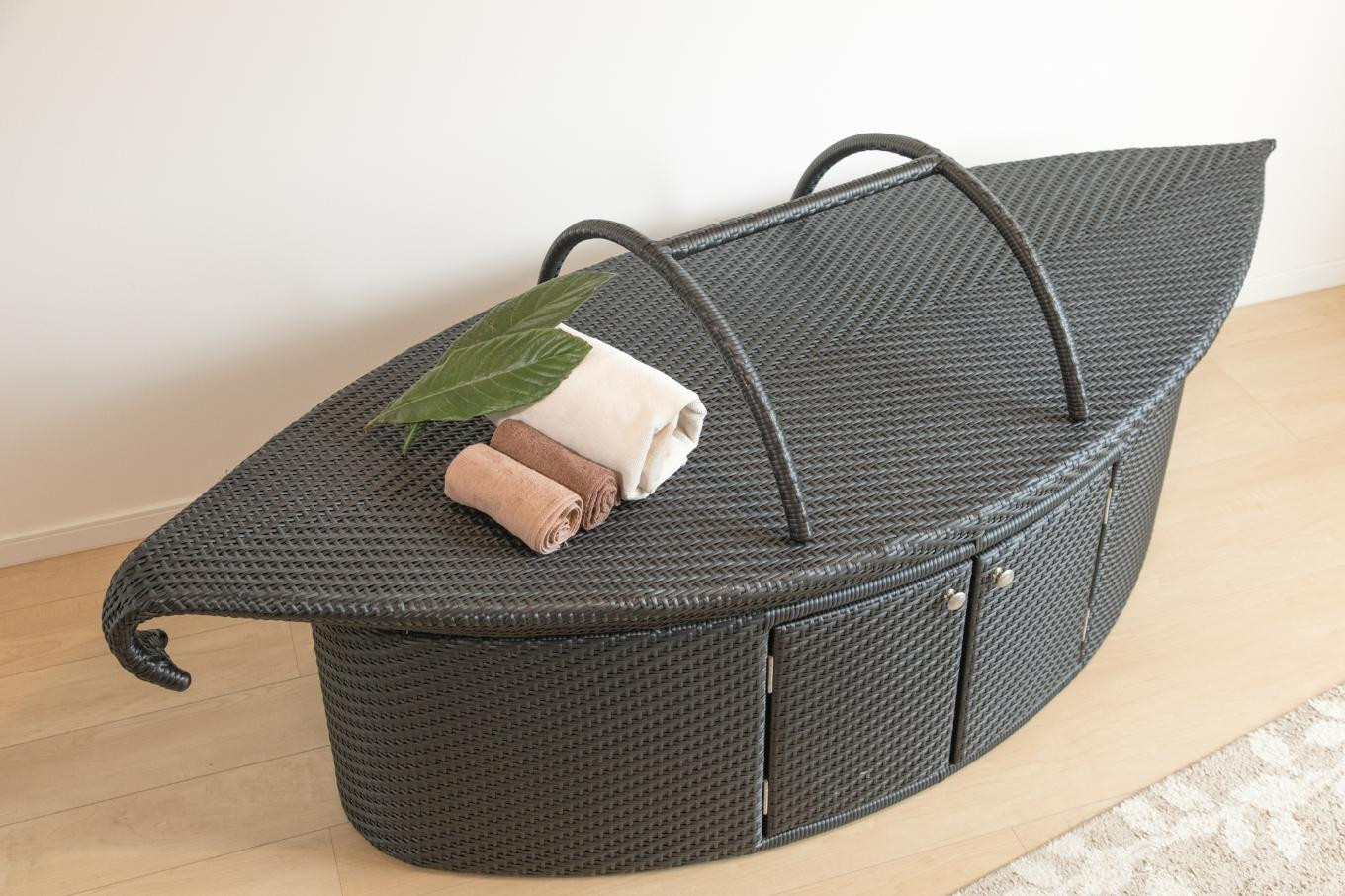 【自然療法サロンミモザ】白びわの葉を使用したハマム浴＋フェイシャルエステ60分コース（白びわオイル付き）|アロマ アロママッサージ リラクゼーション アロマセラピー ストレス解消 マッサージ リフレッシュ 自然療法 セラピー エッセンシャルオイル トリートメント オーガニック 精油 エステ デトックス ハマム浴 リラックス びわ 白びわ オイル 伊豆 静岡 ミモザ 顔 フェイス 温活|