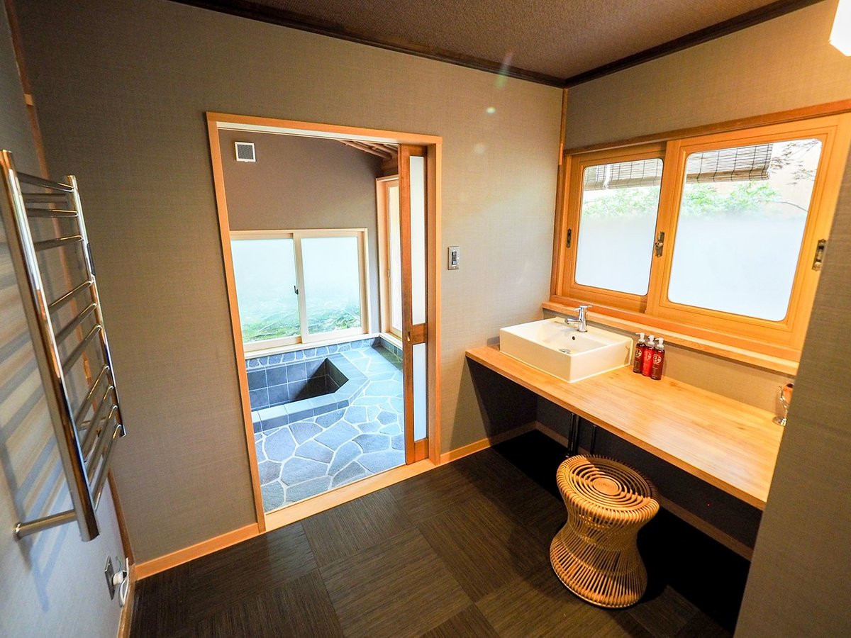 【新井旅館】特別室 吉野の棟 ペア宿泊券 １泊２食付 温泉 食事 癒し カップル 記念日 静岡県 伊豆市 修善寺温泉 国の登録文化財の宿