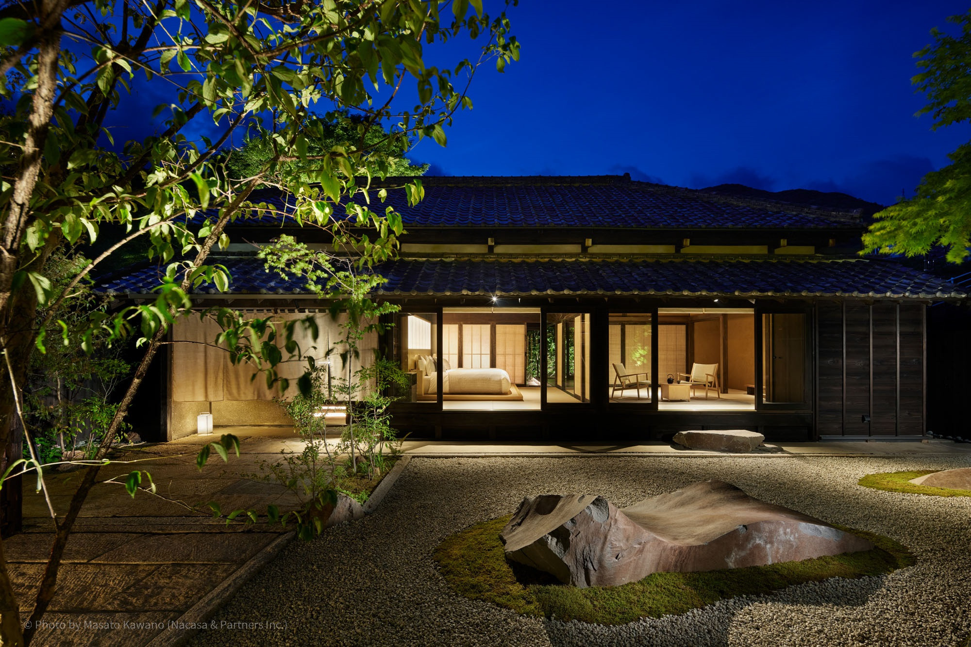 【LOQUAT西伊豆】宿泊利用券105,000円分 土肥 伊豆 静岡 クーポン チケット 補助券 ふるさと納税 ロクワット 西伊豆 蔵 限定 贅沢 ジェラテリア ベーカリー ラグジュアリー 名家 枇杷 地産地消 35-003