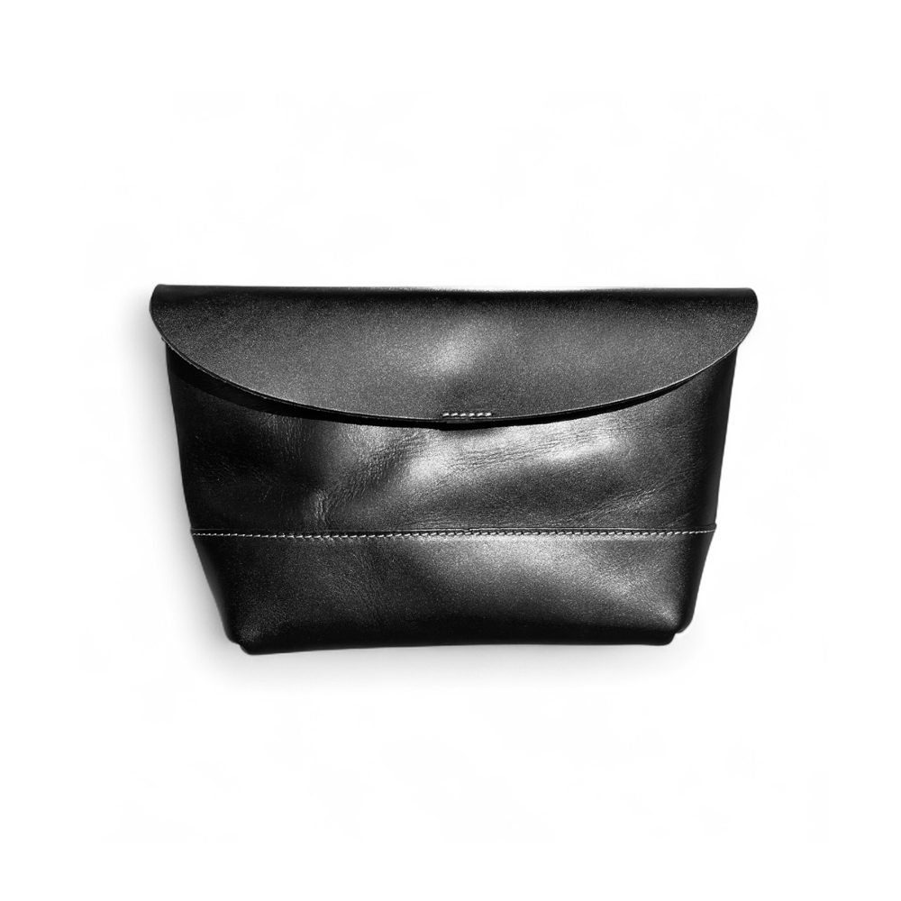 005-105　【ブラック】職人仕上げ 牛革 本革 ショルダーバッグ 男女兼用 日本製 レザー バッグ 鞄 かばん カバン 斜めがけ 肩掛け ユニセックス メンズ レディース 国産 高品質 ハンドメイド 手作り 軽量 シンプル 通勤 通学 旅行 お出かけ プレゼント ギフト 牧之原市 静岡県