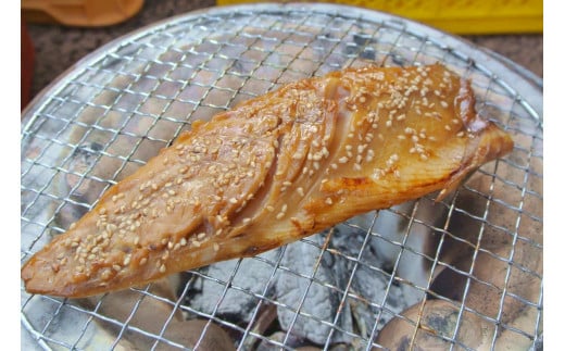 湯の花　干物セット半年間の定期便　干物 干物セット ひもの 定期便 おまかせ アジ サバ あじ さば 詰め合わせ 伊豆 海鮮 静岡県産　<BC-59>