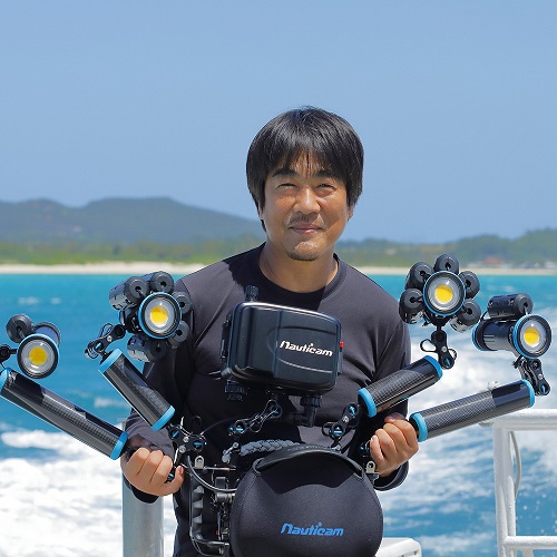 清水町ふるさと大使　海洋生物写真家　峯水亮氏による　作品パネル　Whale shark（IMG_000140_A4）