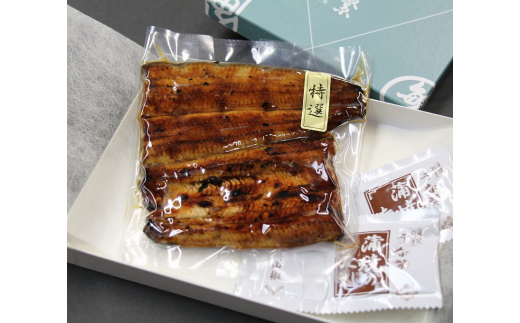 【定期便】全12回コース　蒲焼割烹うな繁　特選国産うなぎ蒲焼真空パック１人前