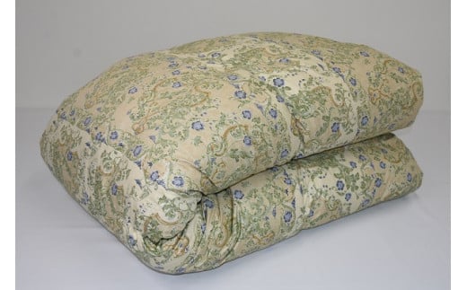 Q52　２層式キルト羽毛掛けふとん　ハンガリー産ホワイトダックダウン93％　色ブルー系　柄おまかせ