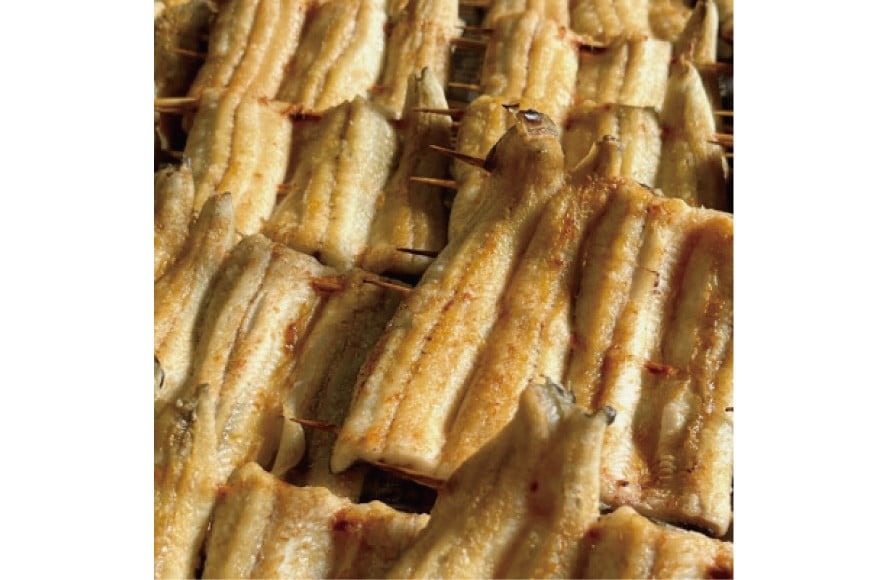 うなぎ 国産 訳あり 白焼 血抜き締め 300〜330g セット 3〜4本程度 [ヤママツ村田商店 静岡県 吉田町 22424596-a] 鰻 ウナギ unagi 白焼き うなぎ白焼 鰻白焼 炭火焼 冷凍 規格外