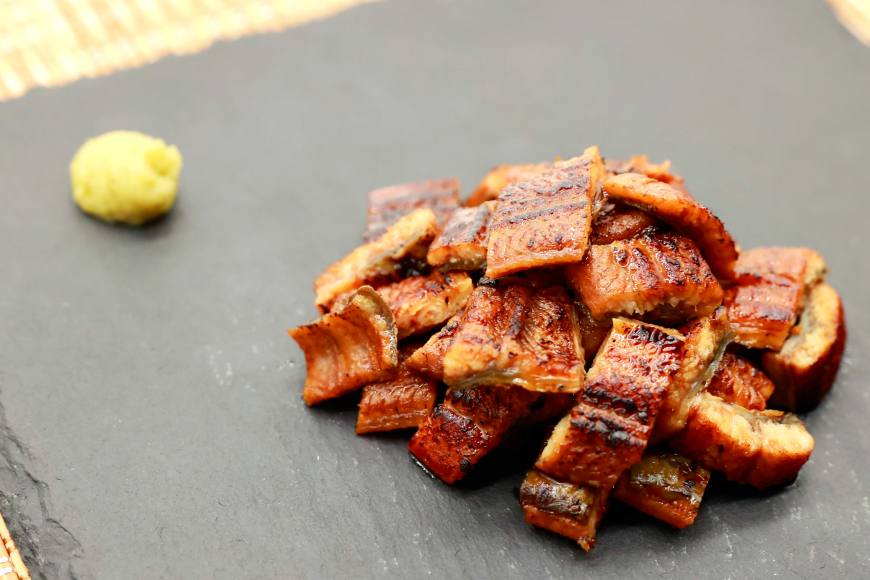 うなぎ 国産 ひつまぶしの素 50g 6パック 計300g 冷凍 真空パック [ヤマカ松本商店 静岡県 吉田町 22424489] ウナギ 鰻 ひつまぶし 蒲焼き 蒲焼 うなぎ蒲焼 鰻蒲焼 きざみ 刻み unagi