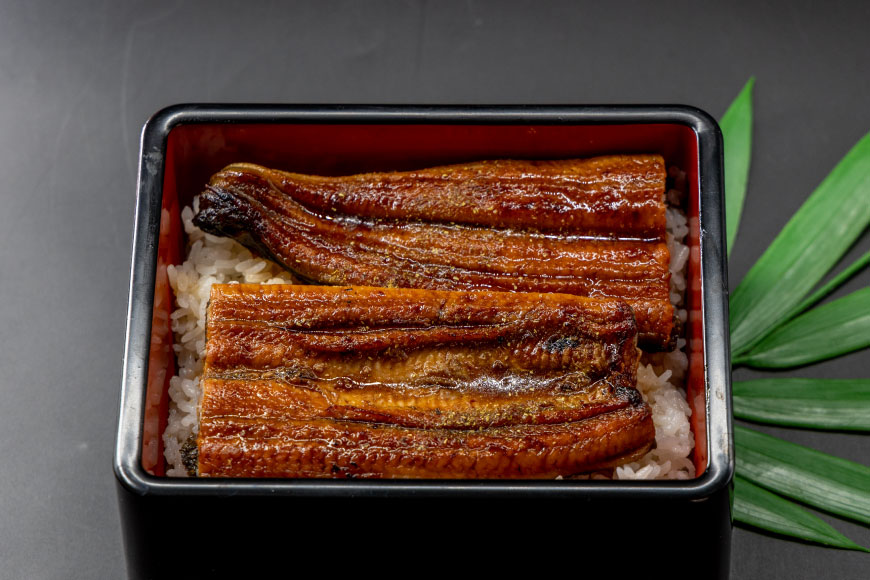 うなぎ 国産 うなぎ蒲焼セット カット4P (80g×4P 小袋たれ山椒付×4P) [静岡うなぎ漁業協同組合 静岡県 吉田町 22424688] 静岡県産 吉田町産 鰻 ウナギ 蒲焼き 蒲焼 かば焼き カバヤキ 真空パック 冷凍 うなぎ うな丼 うな重 鰻重 土用の丑の日 丑の日