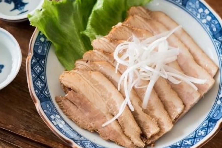 【三代目！肉工房 松本秋義】まっ黒煮豚400g×2 [吉田ハム工場 静岡県 吉田町 22424663] 煮豚 松本秋義 冷凍 食品 豚肉 豚バラ肉 チャーシュー ブロック 焼き豚 肉 角煮 豚角煮 保存料 おつまみ おかず つまみ