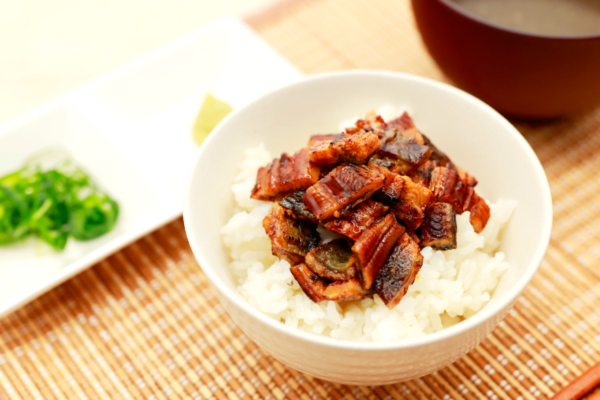 うなぎ 国産 ひつまぶしの素 50g 6パック 計300g 冷凍 真空パック [ヤマカ松本商店 静岡県 吉田町 22424489] ウナギ 鰻 ひつまぶし 蒲焼き 蒲焼 うなぎ蒲焼 鰻蒲焼 きざみ 刻み unagi