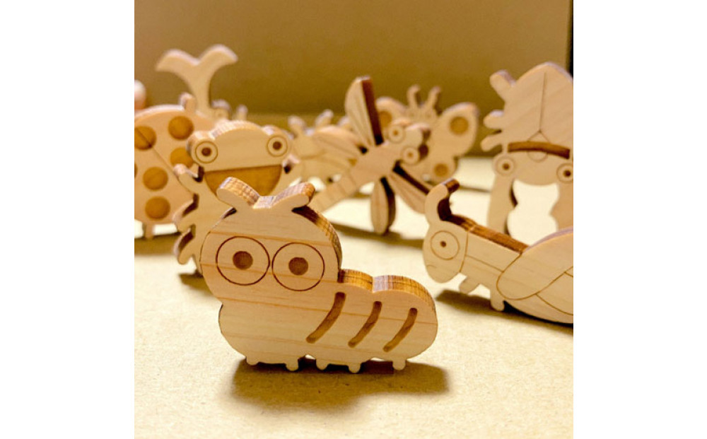 ＭＯＣＣＯ　ヒノキの昆虫パズル　木製玩具 木のおもちゃ 対象年齢３歳から