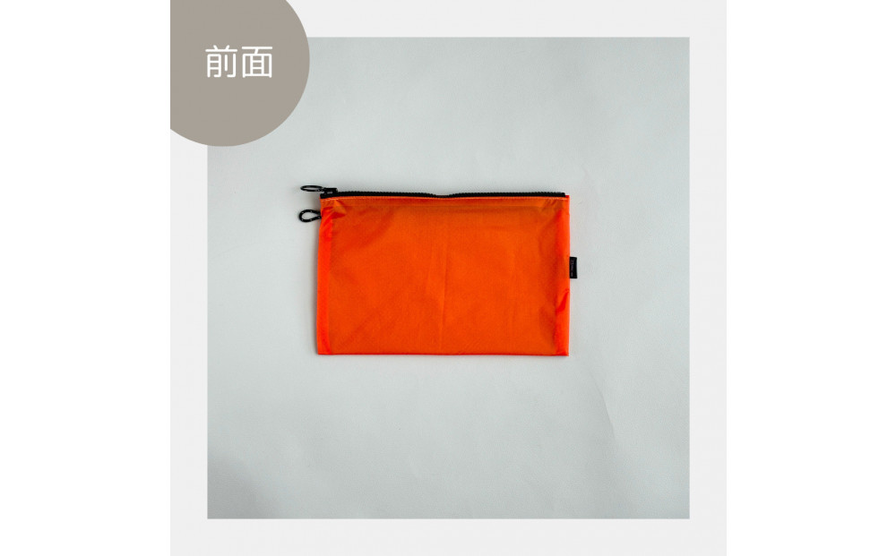 【オレンジ】A6が入るとっても軽いナイロンフラットポーチ（マチなし）旅行用や化粧品にも