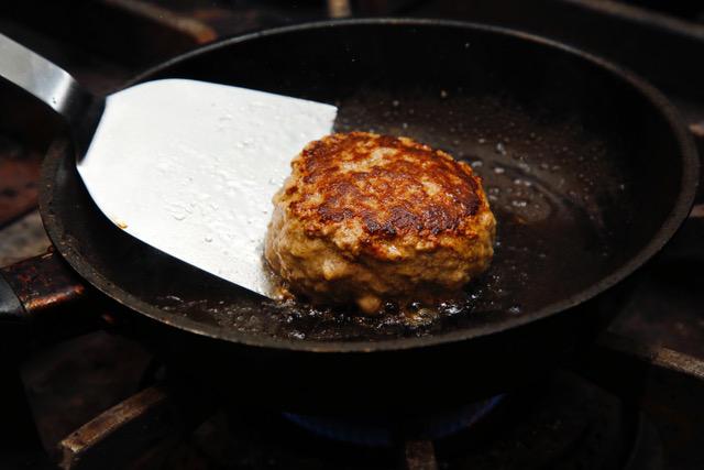 松阪牛ハンバーグ×元祖富やハンバーグ食べ比べ４個セット