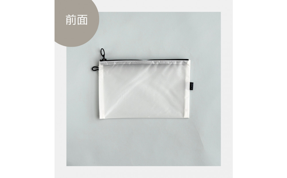 【白】A6が入るとっても軽いナイロンフラットポーチ（マチなし）旅行用や化粧品にも
