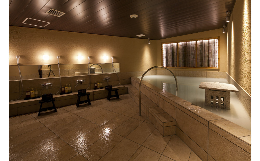 ããã«ã¢ãã¹ã倧é 芳é³é§
åãçŸœãæ¹¯ã宿æ³å©çšåž6000åå