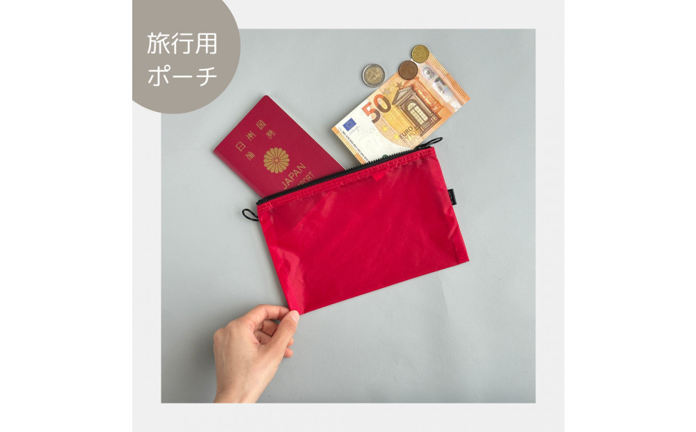 【赤】A6が入るとっても軽いナイロンフラットポーチ（マチなし）旅行用や化粧品にも