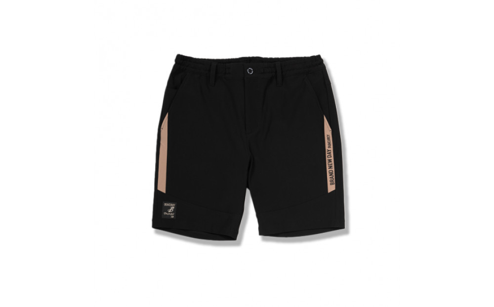 BUNCUREY　ゴルフウェア　ハーフパンツ（BM23SS-04-016）ブラック／サイズ4