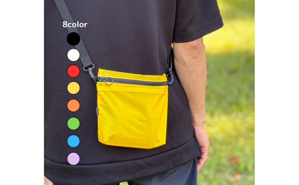 【黄色】雨の日にも！ポケット付き軽量ナイロンショルダーバッグ　サコッシュ　撥水ポシェット