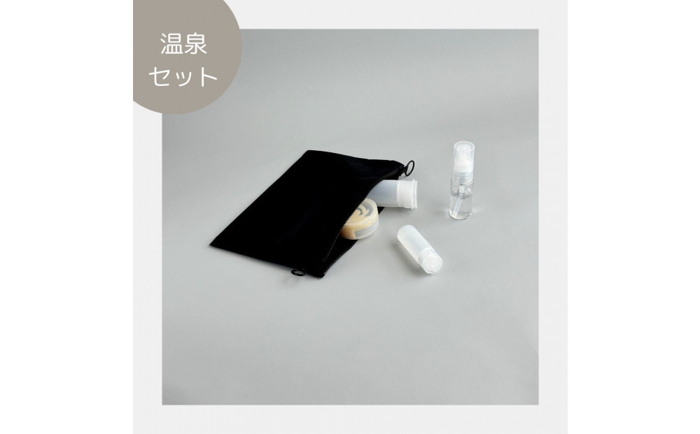 【黒】A6が入るとっても軽いナイロンフラットポーチ（マチなし）旅行用や化粧品にも