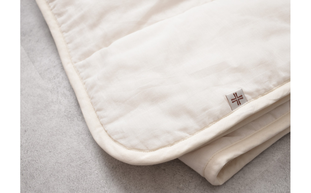 綿入りガーゼキルトケット　シングル（カフェオレ・ベージュ） | Fabric Plus ファブリックプラス ガーゼケット キルトケット タオルケット 綿入り綿100％ 夏用 涼感 軽量 通気性 吸水性 肌触り 快眠 寝具 シングルサイズ 人気 おすすめ 洗える 日本製 送料無料