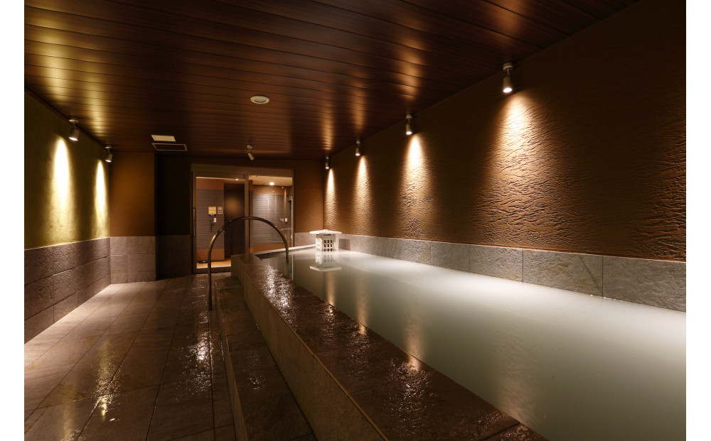 ããã«ã¢ãã¹ã倧é 芳é³é§
åãçŸœãæ¹¯ã宿æ³å©çšåž9000åå