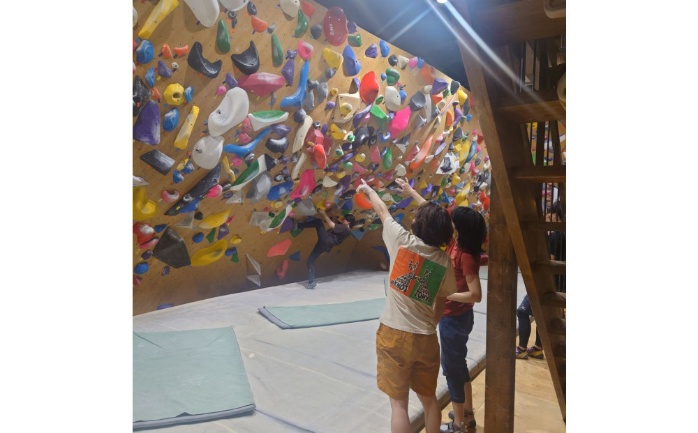 Bouldering House KNOT 繝励Μ繝壹う繝峨き繝シ繝会シ1荳蜀蛻シ