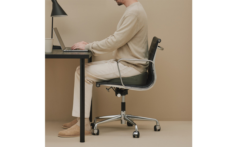 &MEDICAL KURASEAT W 【ブラック】