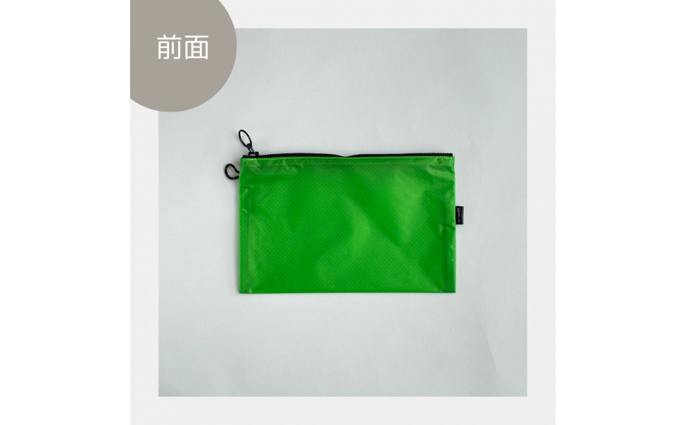 【緑】A6が入るとっても軽いナイロンフラットポーチ（マチなし）旅行用や化粧品にも