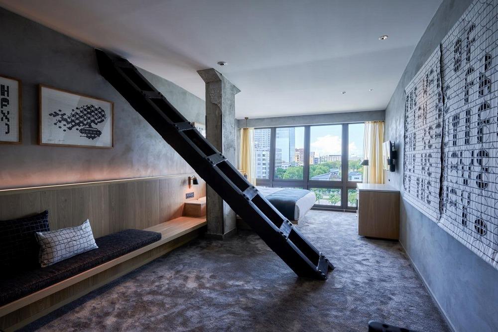 世界初！電波塔に泊まれる「THE TOWER HOTEL NAGOYA」 ペア宿泊券（1泊朝食付）