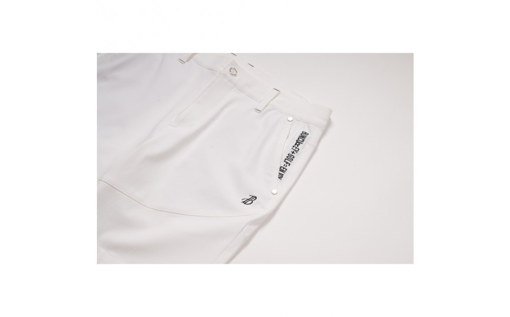 BUNCUREY　ゴルフウェア　ハーフパンツ（BM23SS-04-049）ネイビー／サイズ5